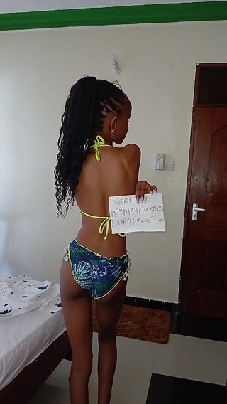 Magere Meid Uit Mombasa