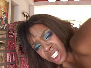 Chocolate beauty in a hard fuck